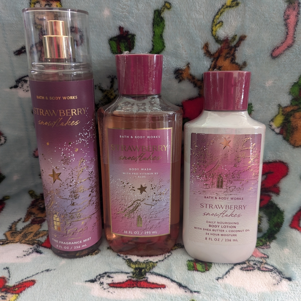 Bath & Body Works Strawberry Snowflakes Body Wash Set New